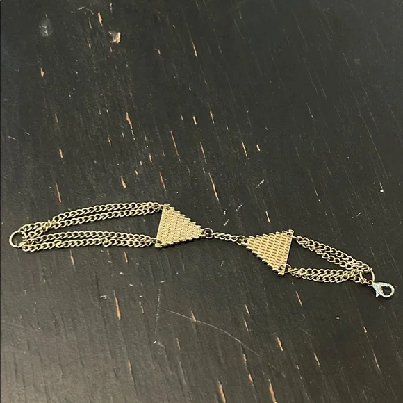 Gold Geometric Chain Bracelet - Picture 7 of 10